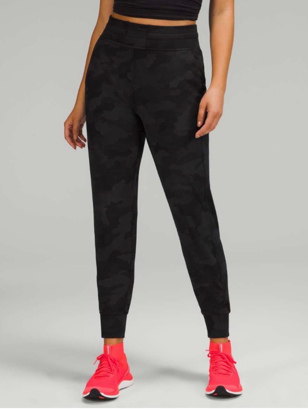 Lululemon ready to rulu joggers camo